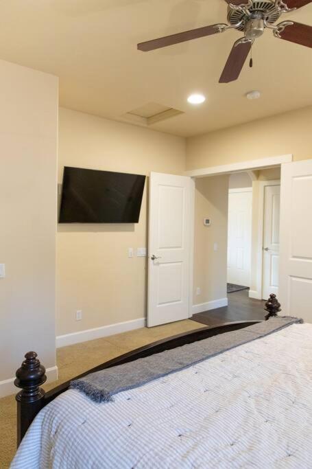 Sunserra Villa! Movie Room, Family Friendly, Bbqs, Pools, Free Golf! Quincy Εξωτερικό φωτογραφία